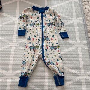 Hanna Andersson Train Print Kids Footie - Blue and White